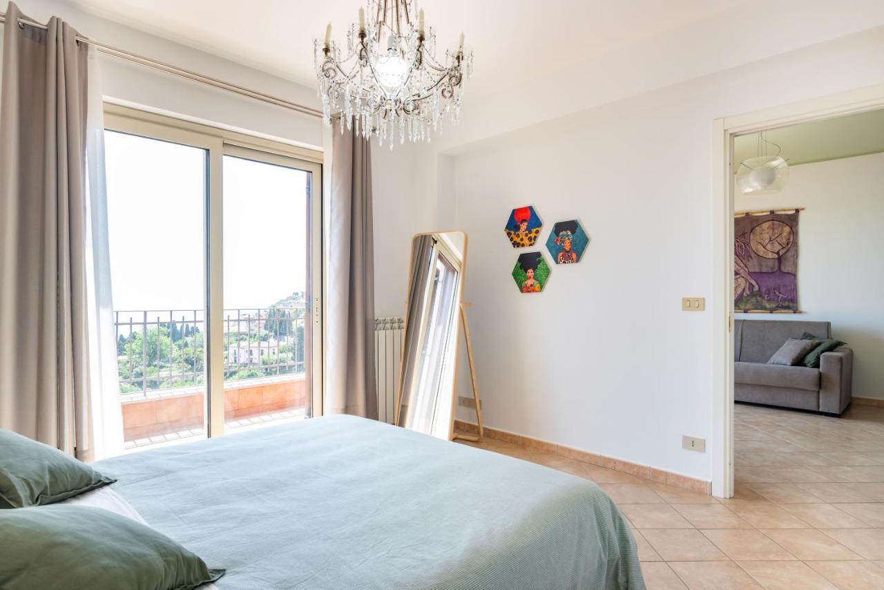 Taormina Panoramic Apartment With Parking Luaran gambar