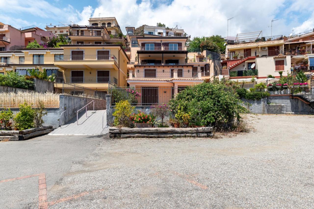 Taormina Panoramic Apartment With Parking Luaran gambar