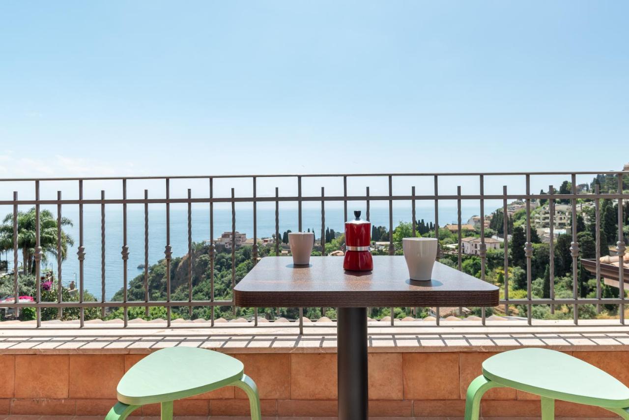 Taormina Panoramic Apartment With Parking Luaran gambar
